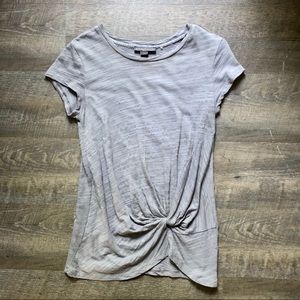 Metric Women’s Gray Tee-Shirt. Small